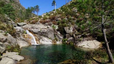 Naturschwimmen im Norden Portugals